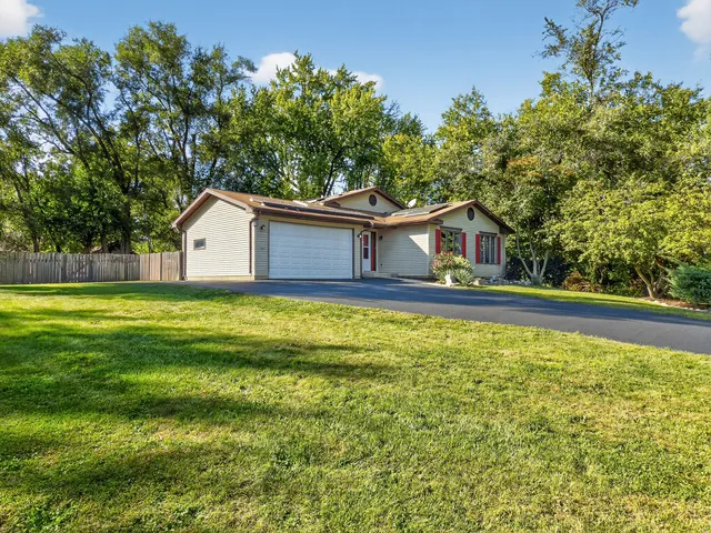 $339,900 | 2501 Birchwood Avenue, McHenry, IL 60051