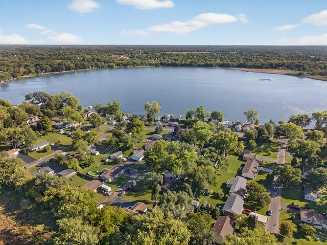 $339,900 | 2501 Birchwood Avenue, McHenry, IL 60051