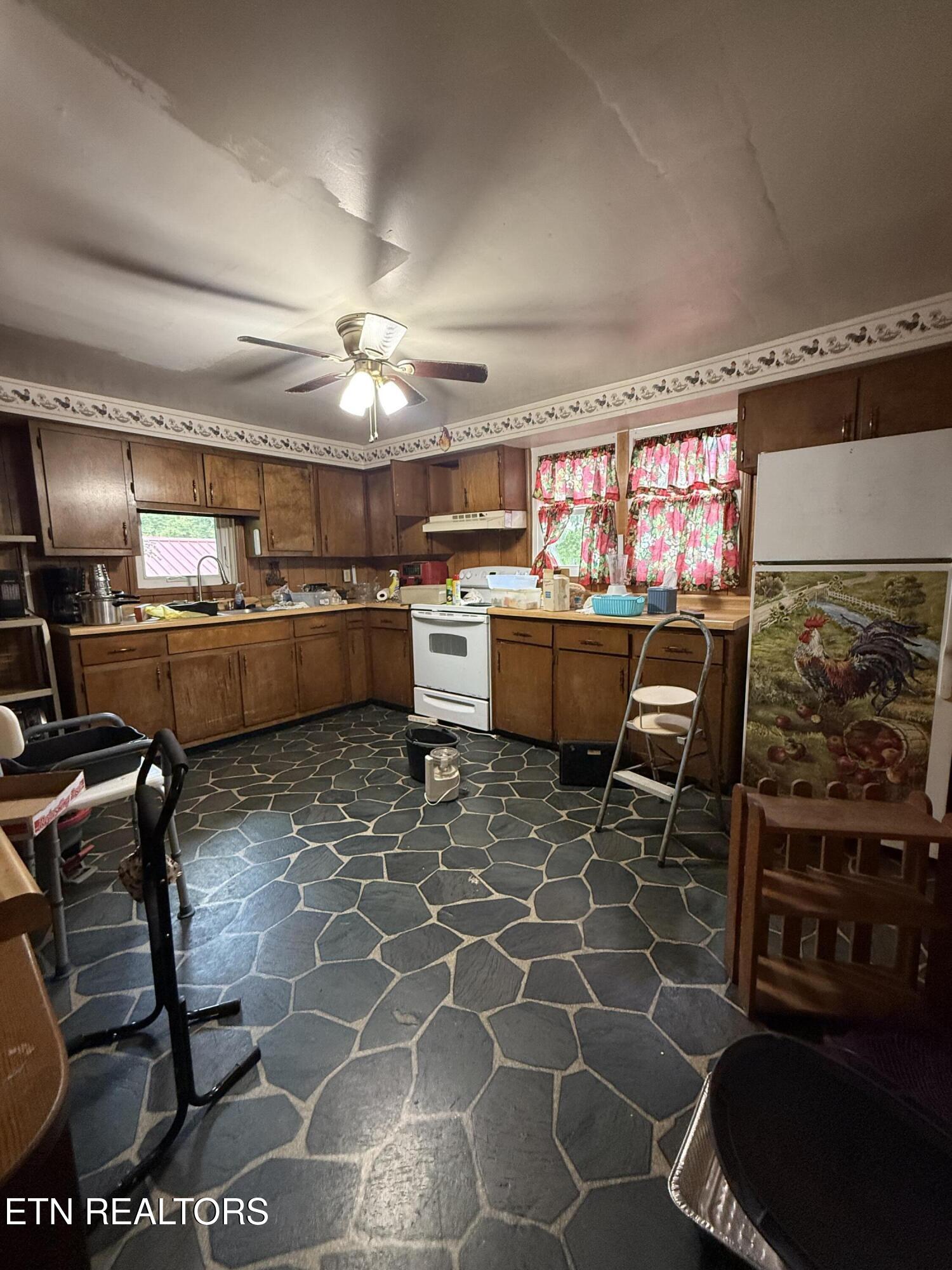 353 Cotula Road Duff, TN 37729 - Photo 8 of 17 Kitchen