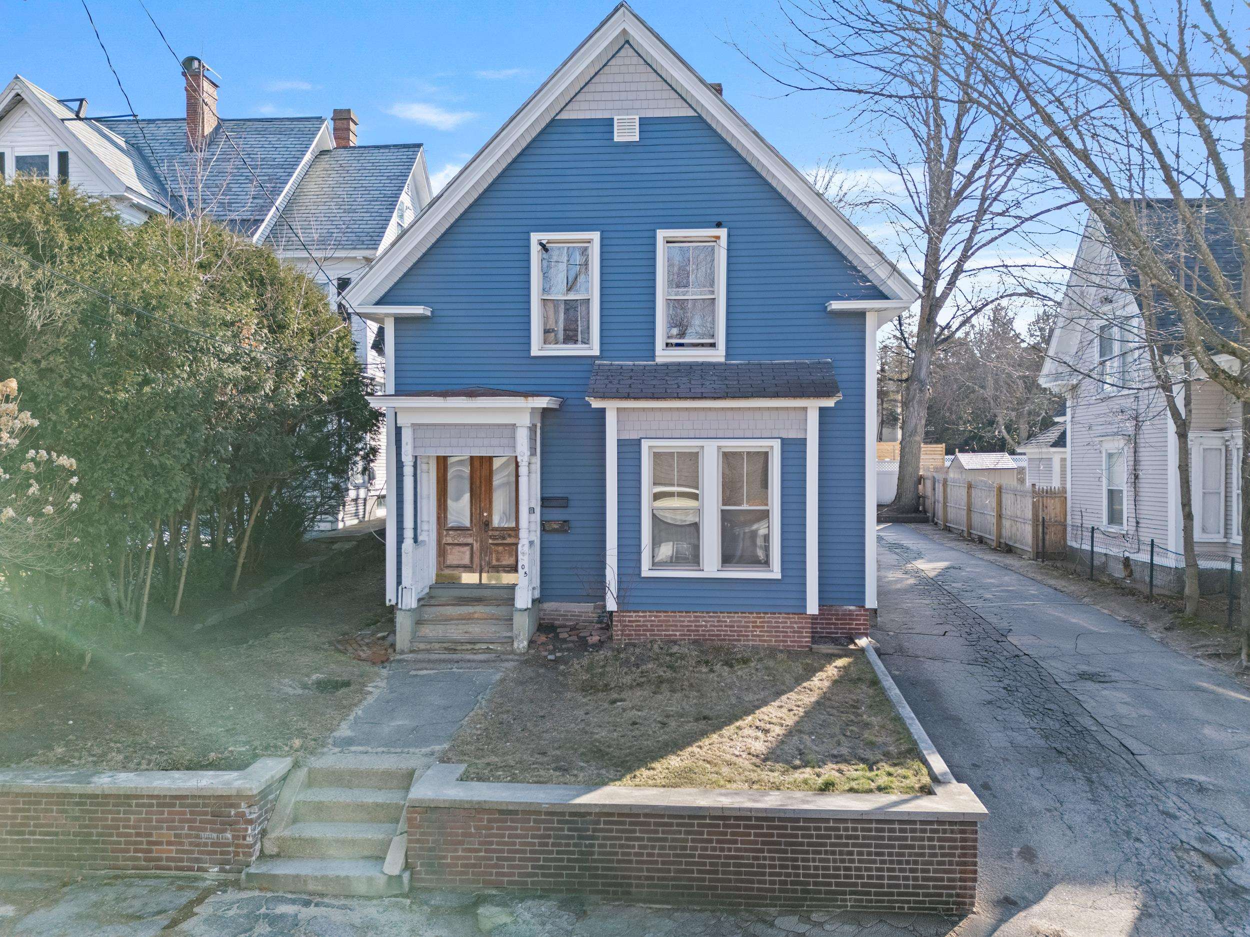 605 Hall Street Manchester, NH 03104 - Photo 2 of 32