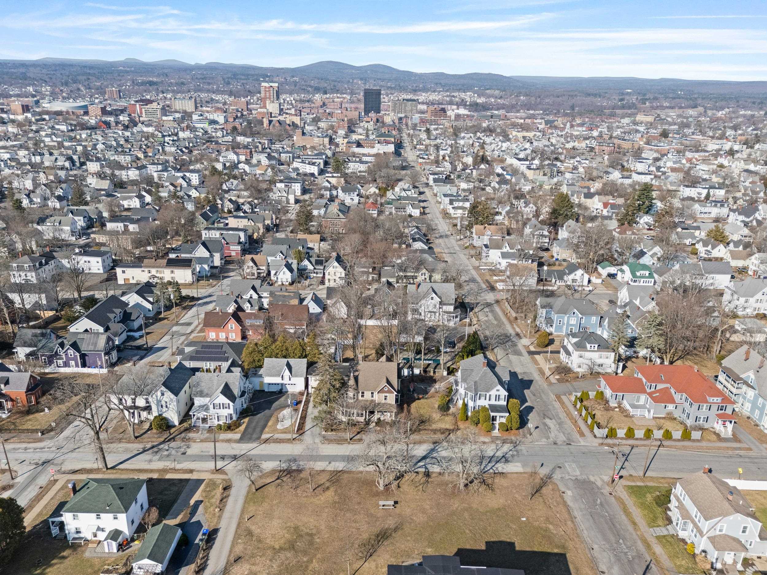 605 Hall Street Manchester, NH 03104 - Photo 30 of 32