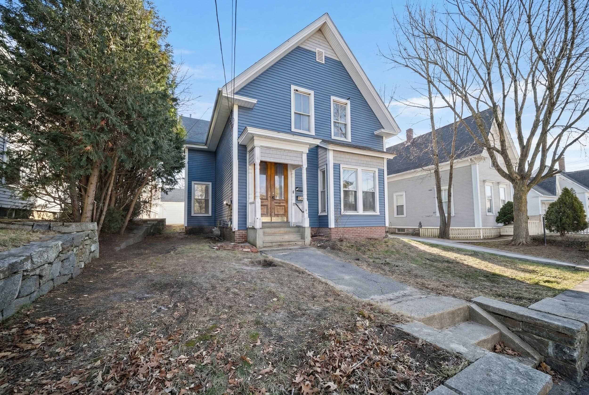 605 Hall Street Manchester, NH 03104 - Photo 3 of 32