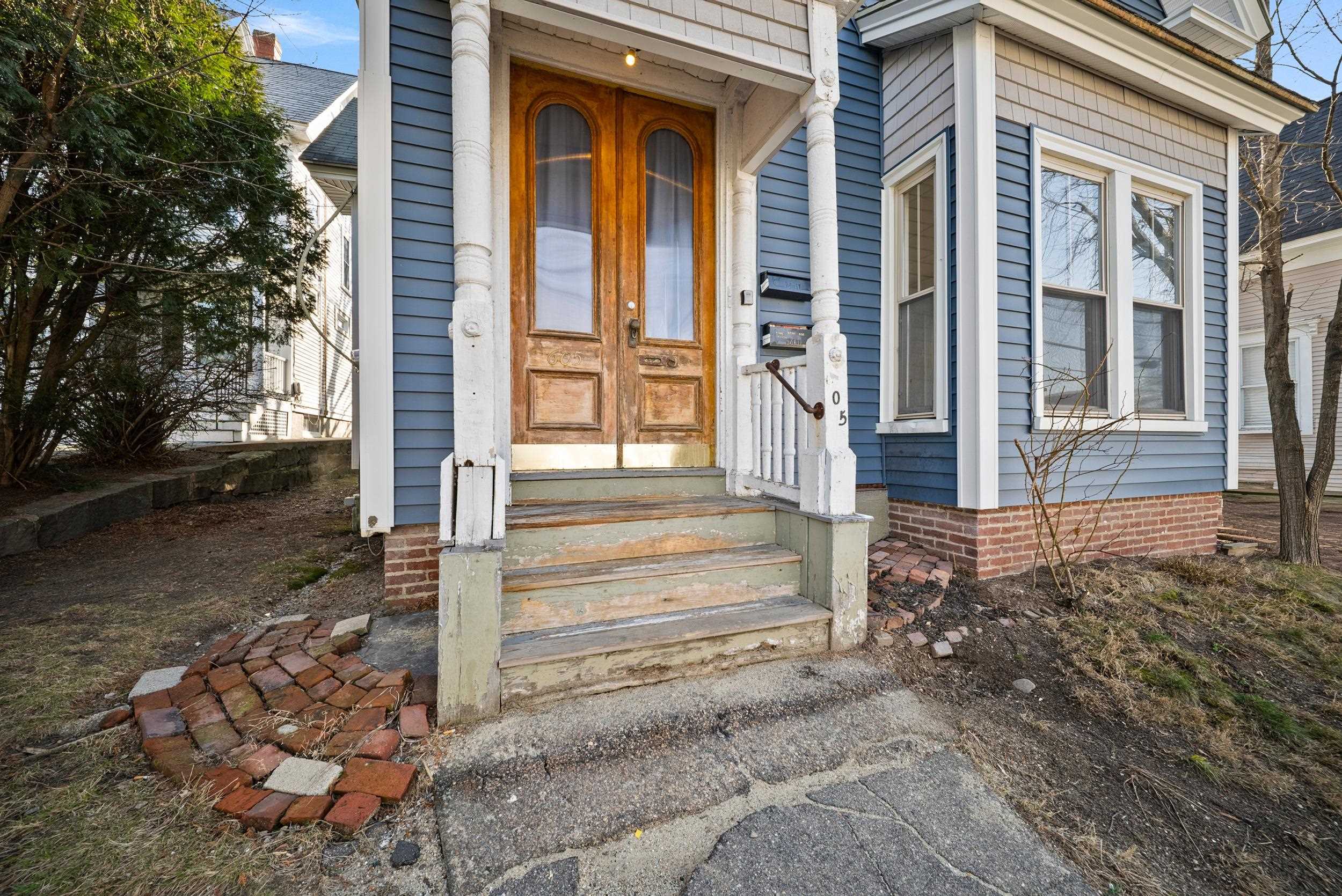 605 Hall Street Manchester, NH 03104 - Photo 5 of 32