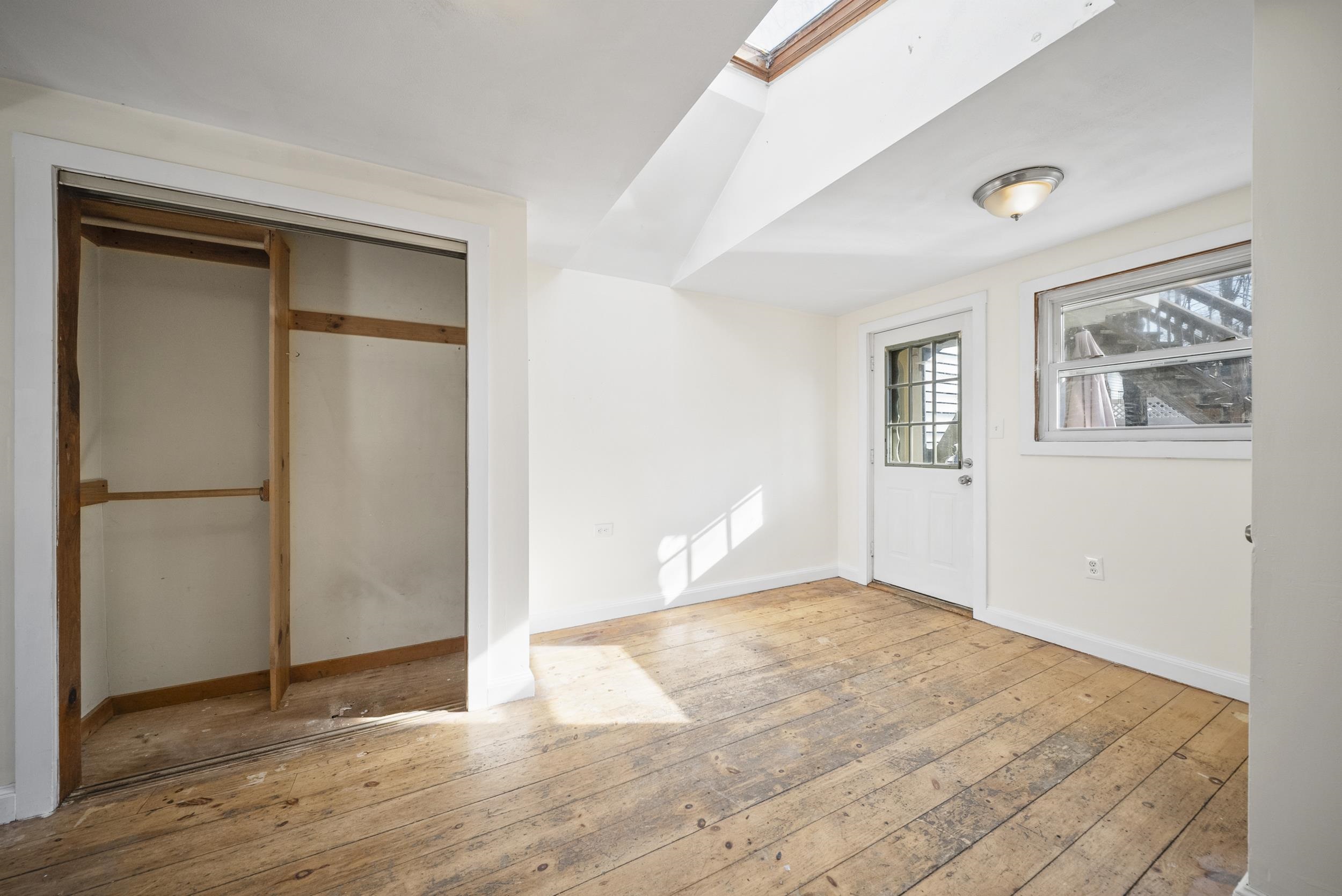 605 Hall Street Manchester, NH 03104 - Photo 9 of 32