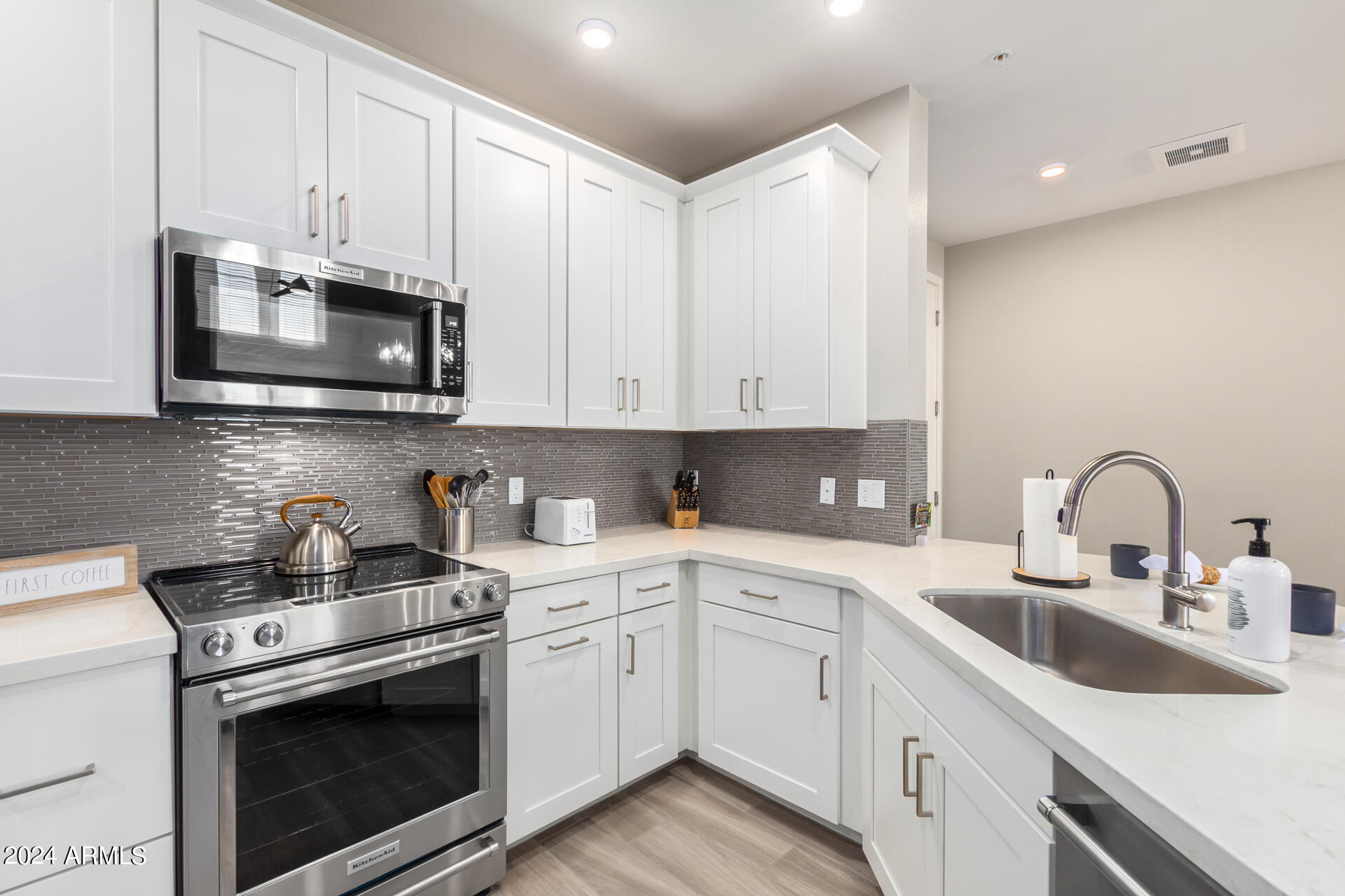 2511 West Queen Creek Road, Unit 460 Chandler, AZ 85248 - Photo 10 of 25 10 - Queen Creek