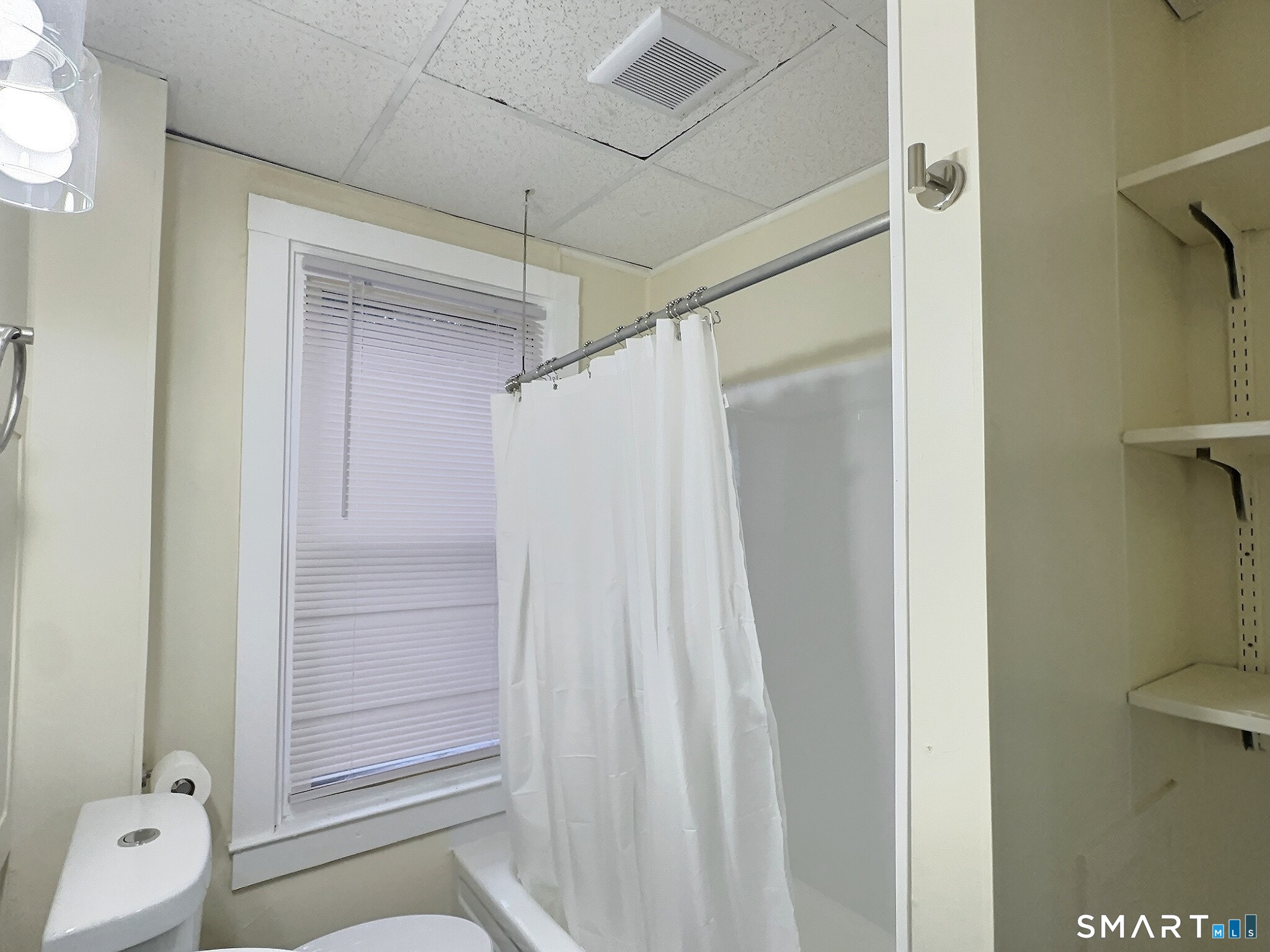 42 Spring Street New London, CT 06320 - Photo 11 of 24