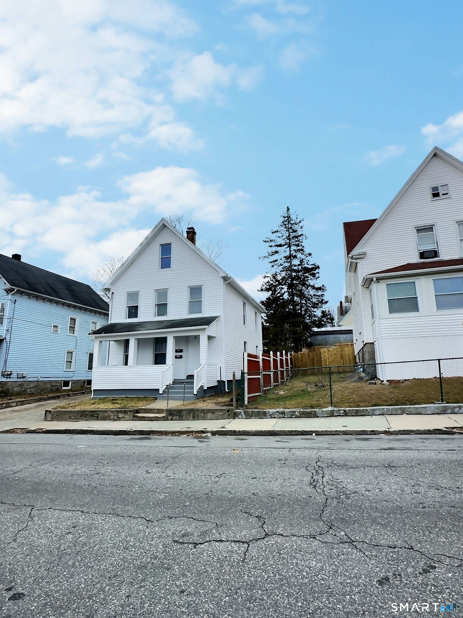 42 Spring Street New London, CT 06320 - Photo 2 of 24