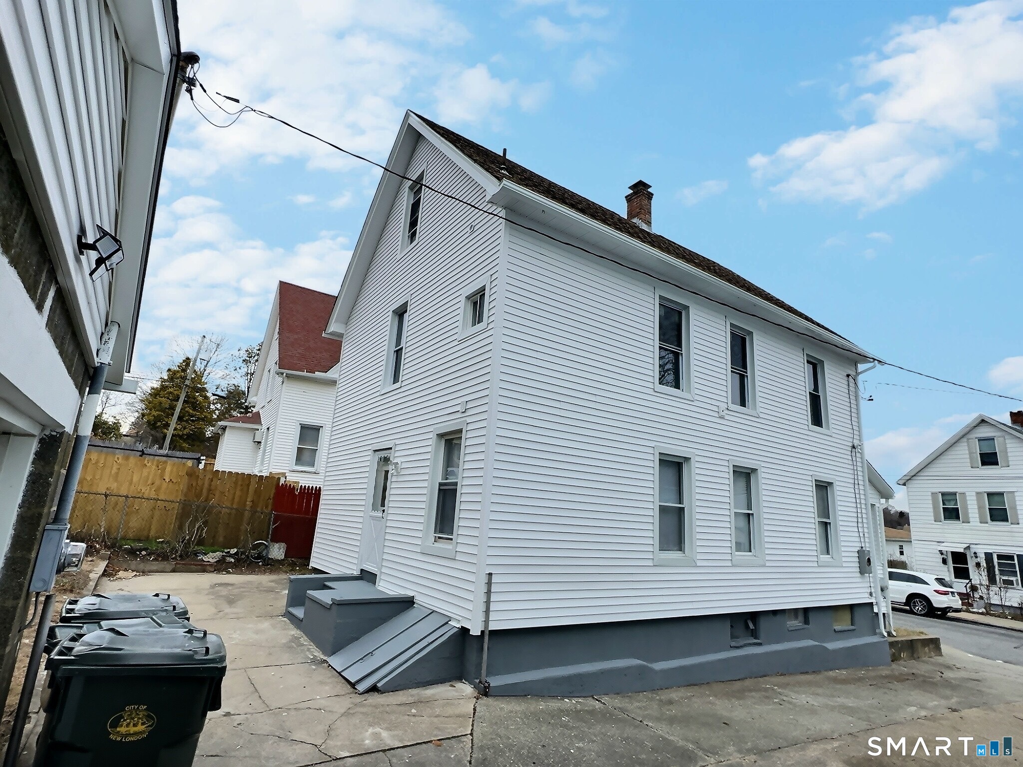 42 Spring Street New London, CT 06320 - Photo 7 of 24