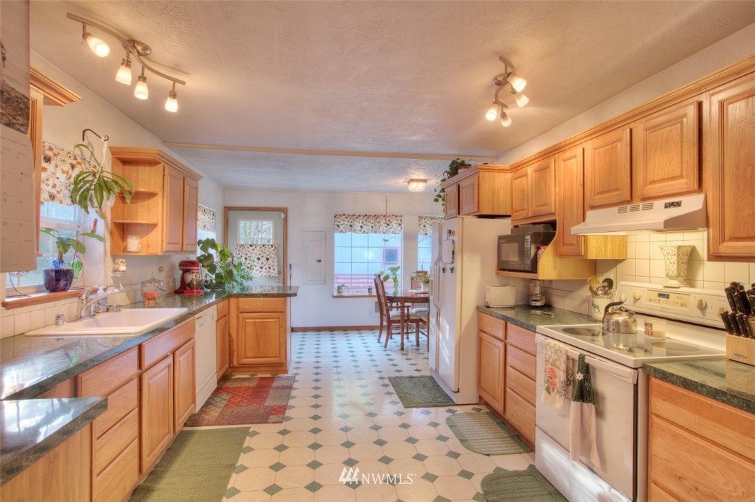 4465 Southeast Bloomfield Road Shelton, WA 98584 - Photo 19 of 23 Gallery Image 19