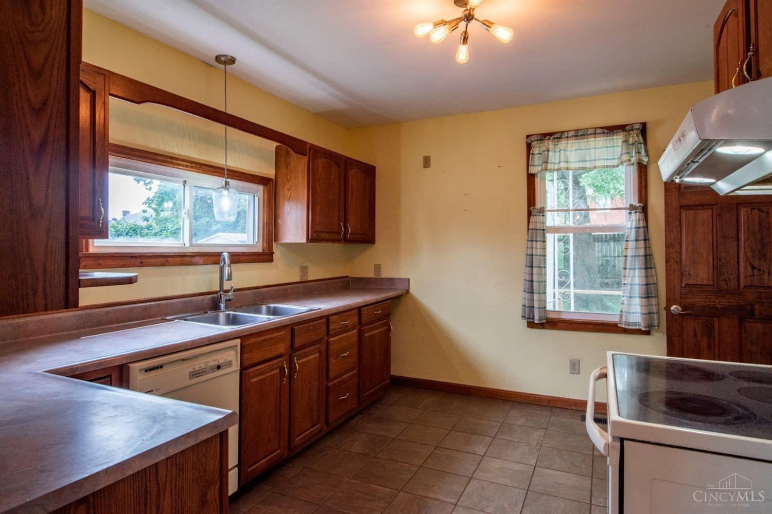 3741 Eyrich Road Cincinnati, OH 45248 - Photo 11 of 33