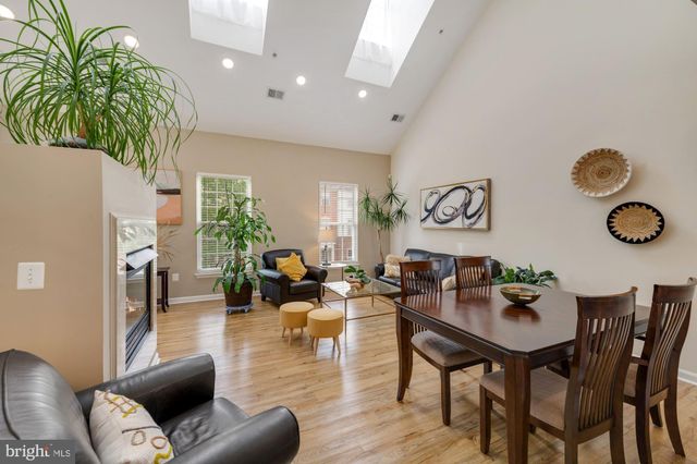 $725,000 | 1603 Hunting Creek Drive, Unit B, Alexandria, VA 22314