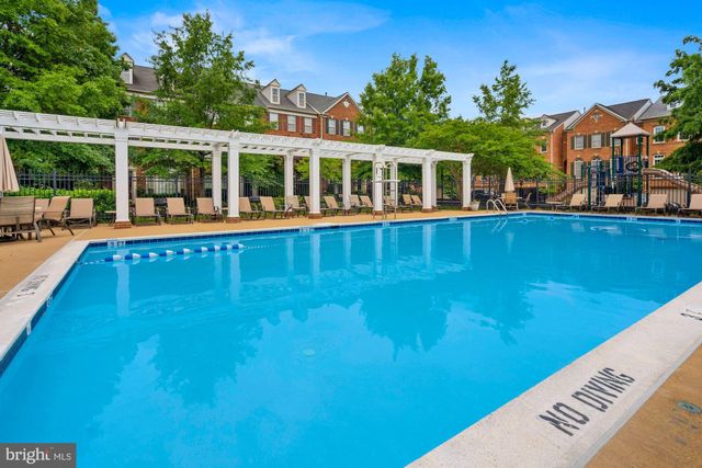 $725,000 | 1603 Hunting Creek Drive, Unit B, Alexandria, VA 22314