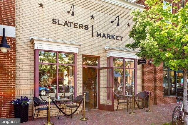 $725,000 | 1603 Hunting Creek Drive, Unit B, Alexandria, VA 22314