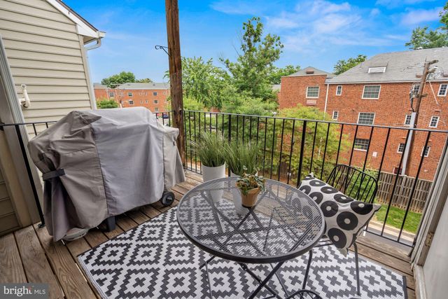 $725,000 | 1603 Hunting Creek Drive, Unit B, Alexandria, VA 22314