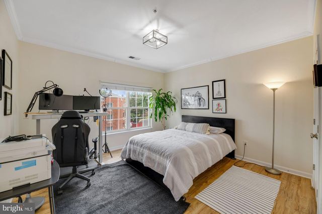 $725,000 | 1603 Hunting Creek Drive, Unit B, Alexandria, VA 22314