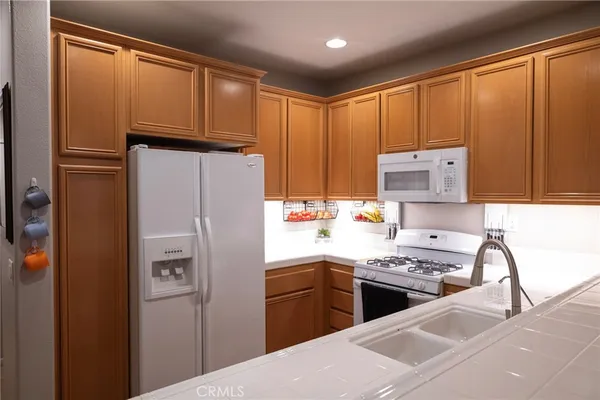 $389,900 | 1800 East Lakeshore Drive, Unit 1803, Lake Elsinore, CA 92530