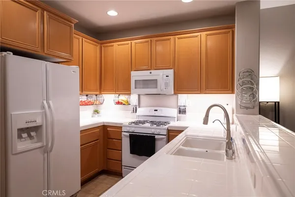 $389,900 | 1800 East Lakeshore Drive, Unit 1803, Lake Elsinore, CA 92530
