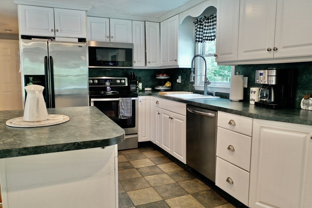 7 Arline Path Sandwich, MA 02644 - Photo 6 of 38