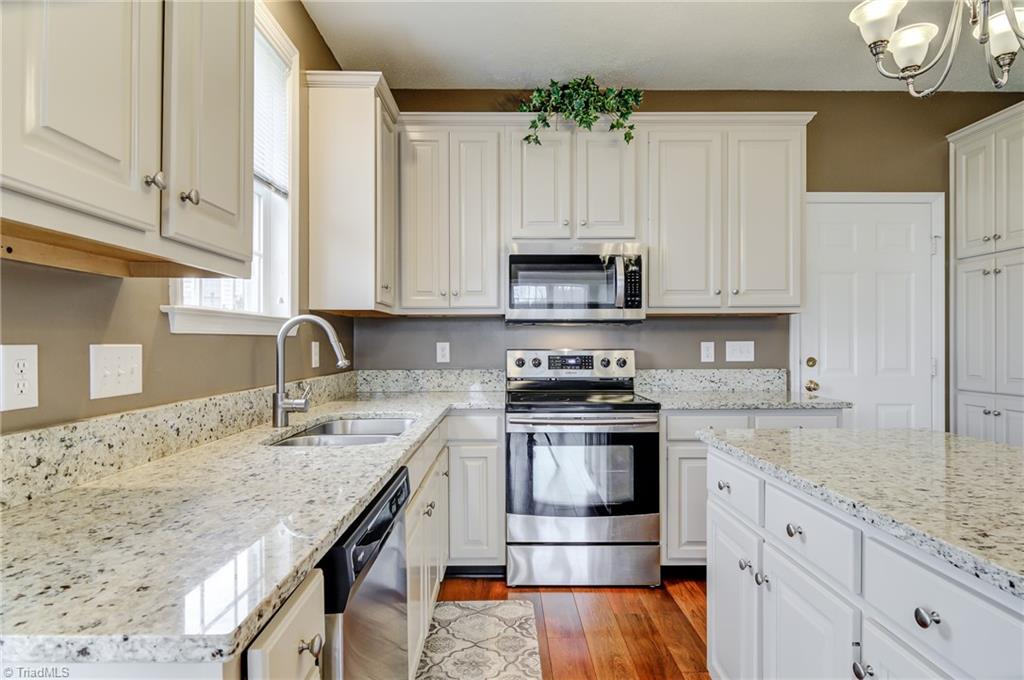 5803 Broadleaf Road Summerfield, NC 27358 - Photo 11 of 33