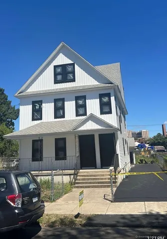 $1,800 | 141 Holly Street, Bridgeport, CT 06607