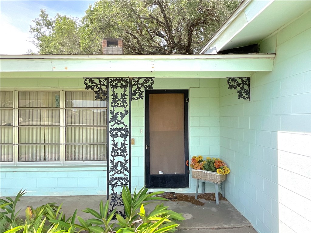 311 West Ward Street Refugio, TX 78377 - Photo 2 of 40