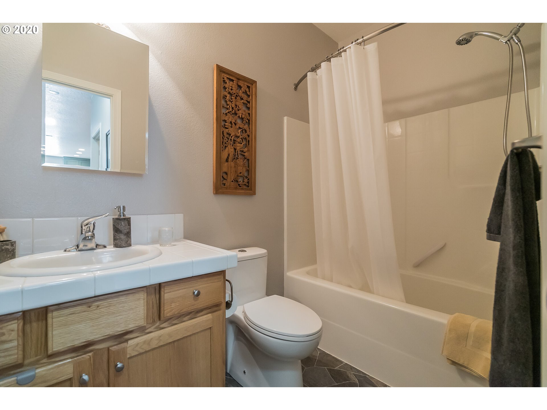 2005 North Lupine Street Canby, OR 97013 - Photo 13 of 26 Bathroom