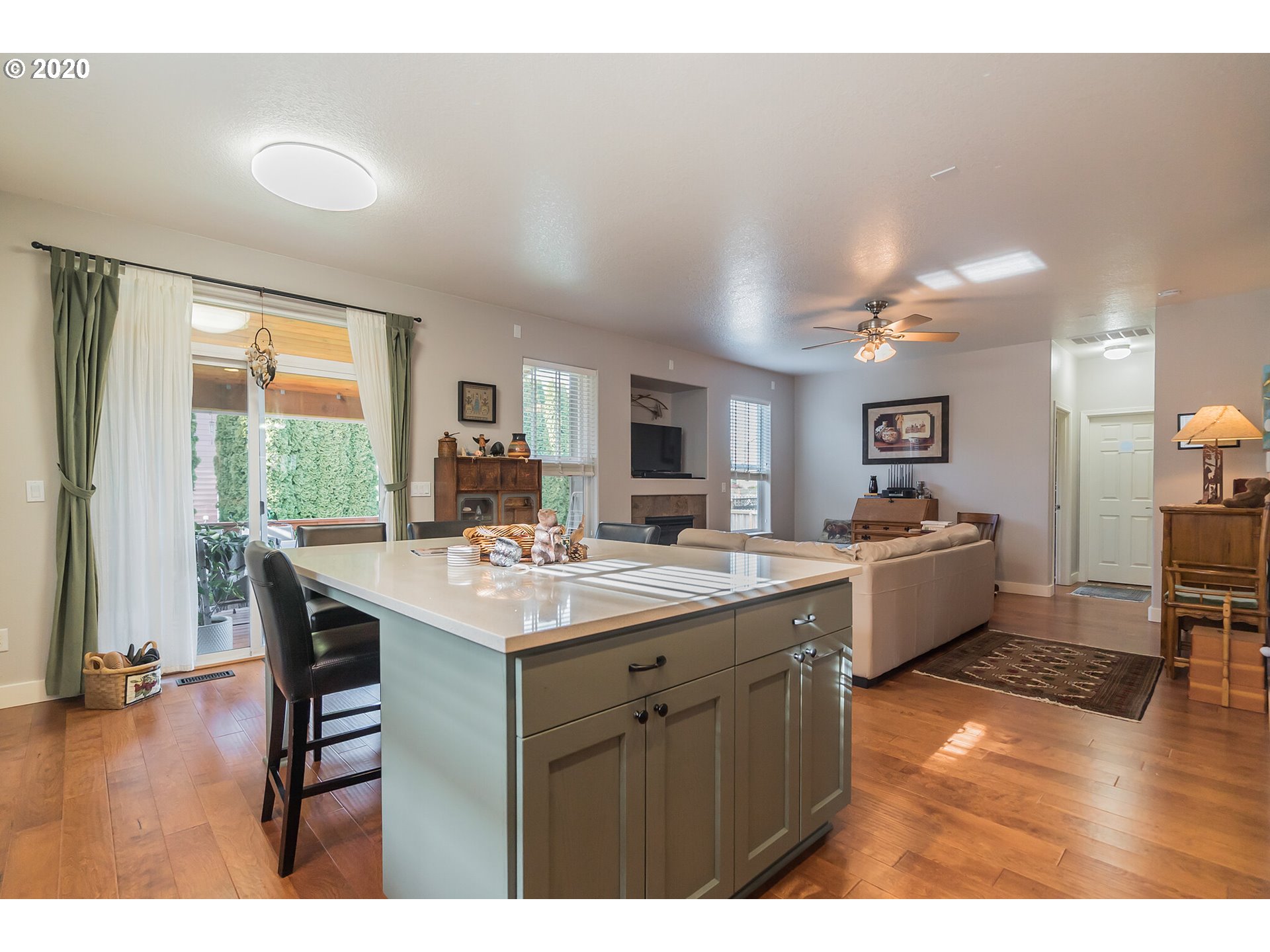 2005 North Lupine Street Canby, OR 97013 - Photo 7 of 26 Kitchen/Family Room