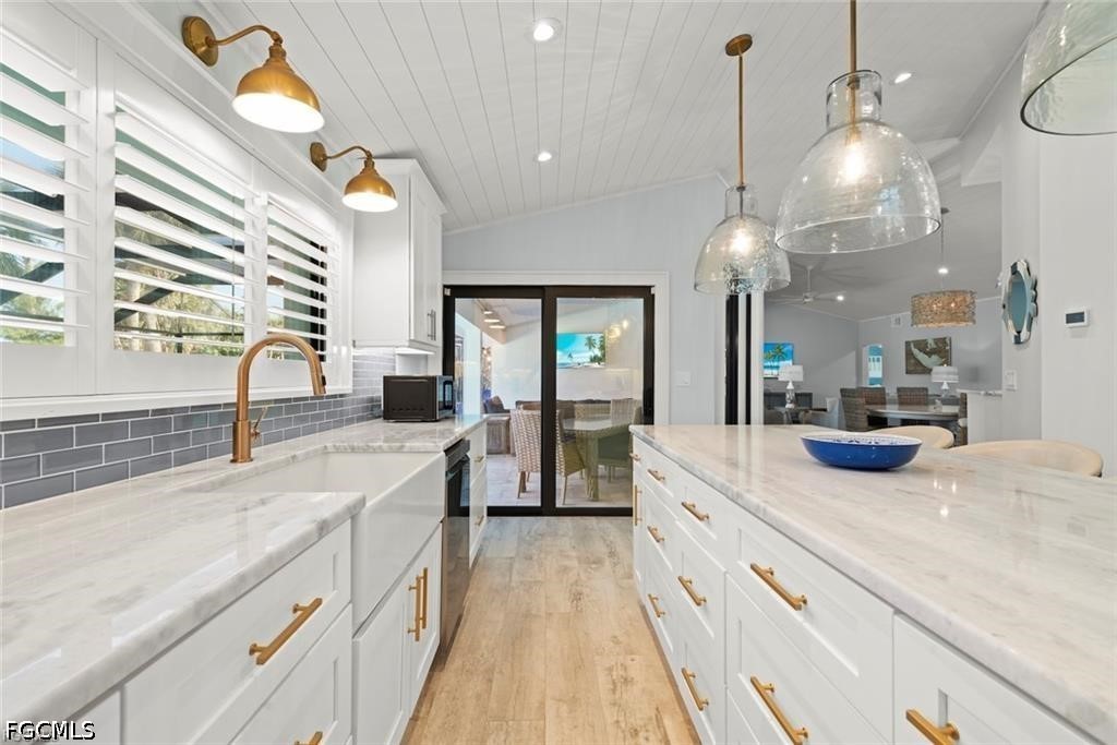 4775 Rue Helene Sanibel, FL 33957 - Photo 16 of 50