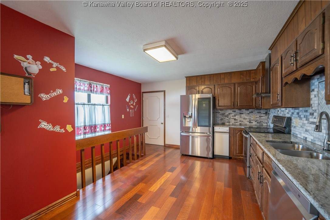 32 Warwick Road Point Pleasant, WV 25550 - Photo 6 of 29 Gallery Image 6
