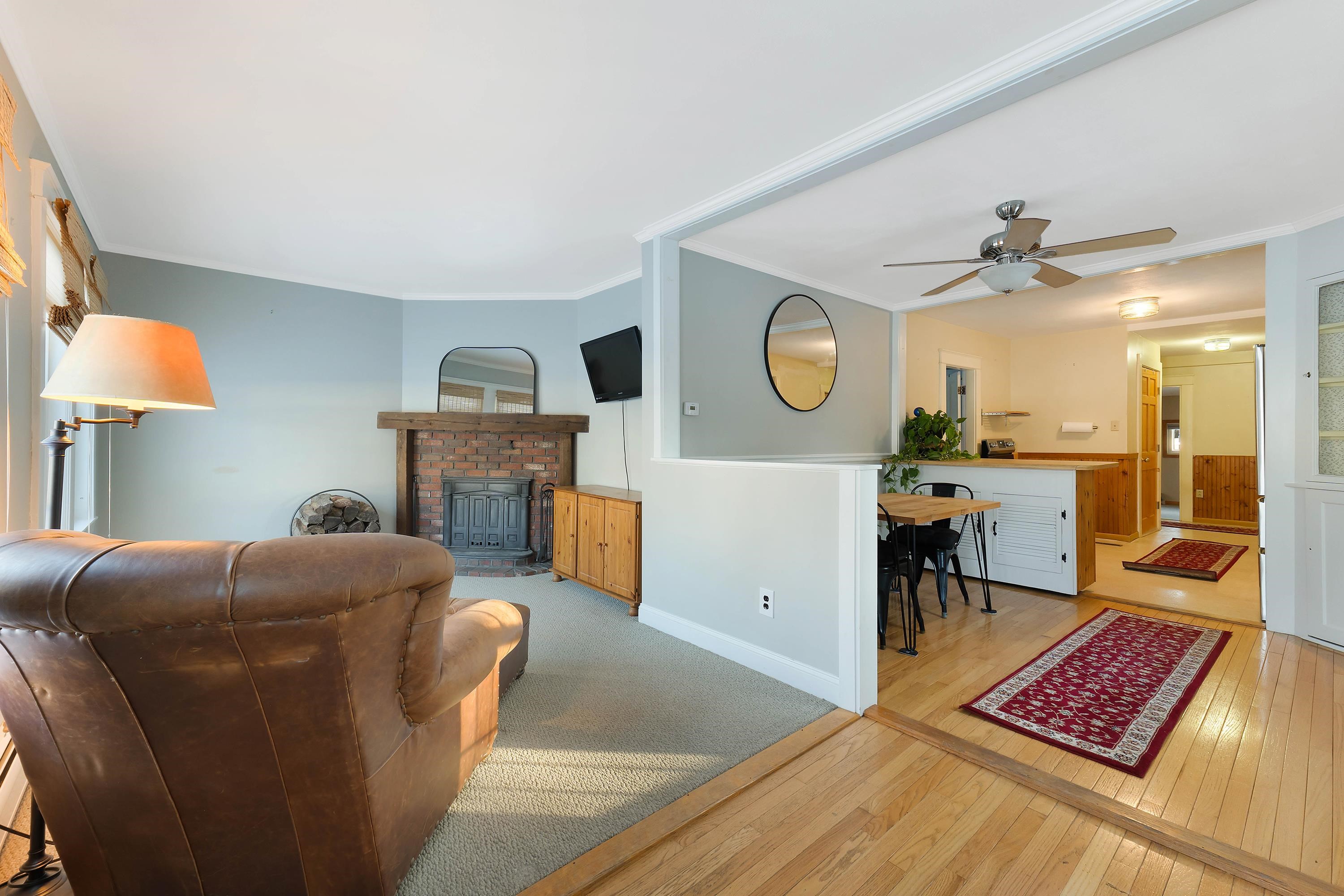 8 Madison Avenue Rochester, NH 03867 - Photo 3 of 39