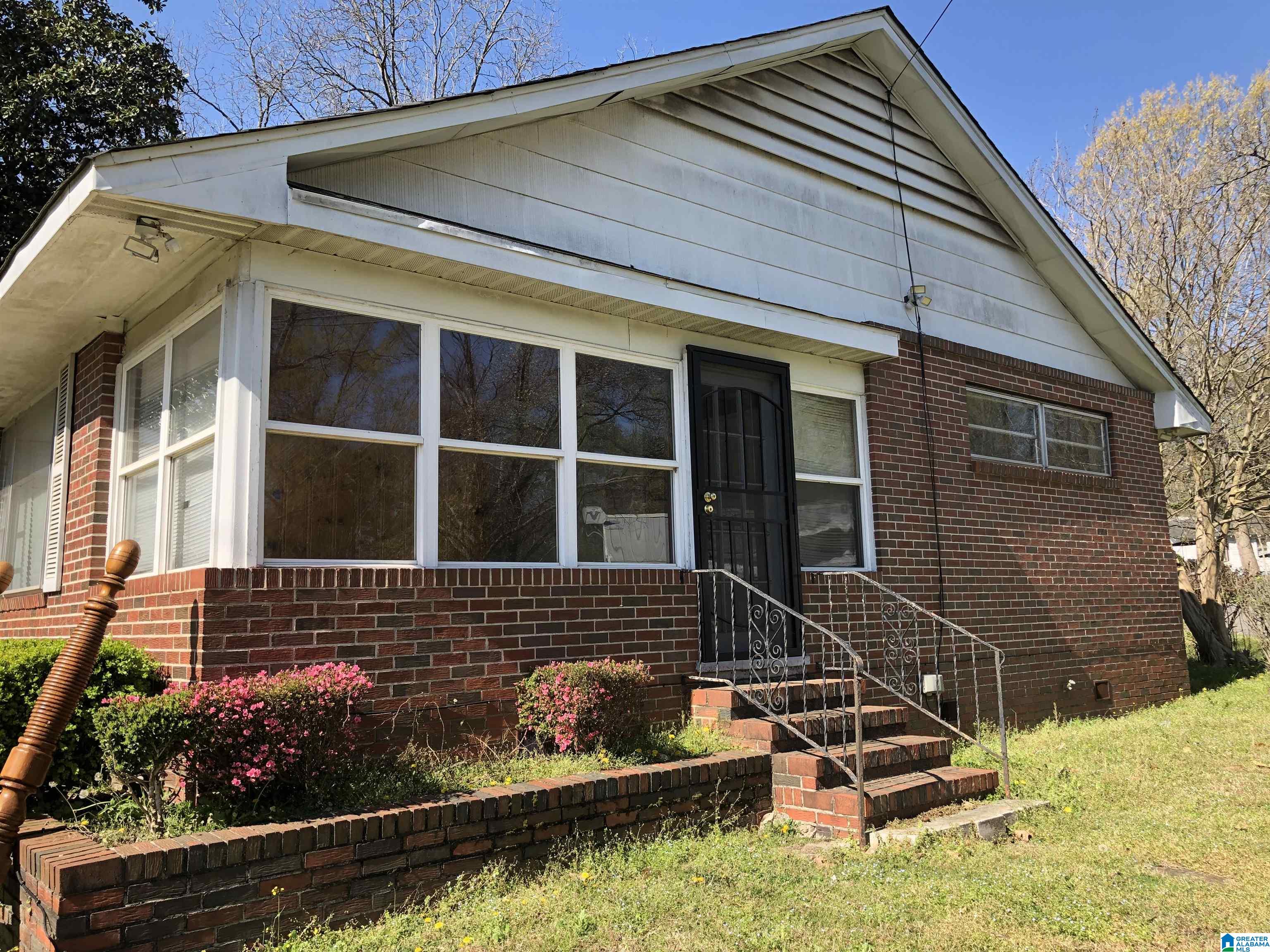 402 Elm Street Southwest Bessemer, AL 35022 - Photo 4 of 48