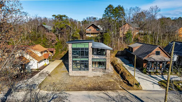 $3,500,000 | 416-444 McMahan Road, Pigeon Forge, TN 37863