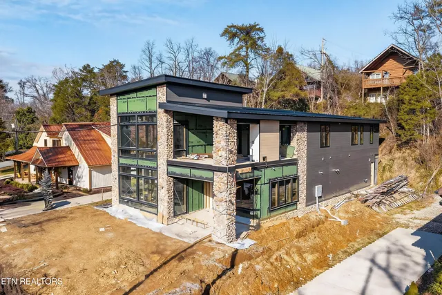 $3,500,000 | 416-444 McMahan Road, Pigeon Forge, TN 37863