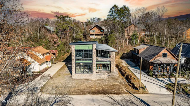 $3,500,000 | 416-444 McMahan Road, Pigeon Forge, TN 37863