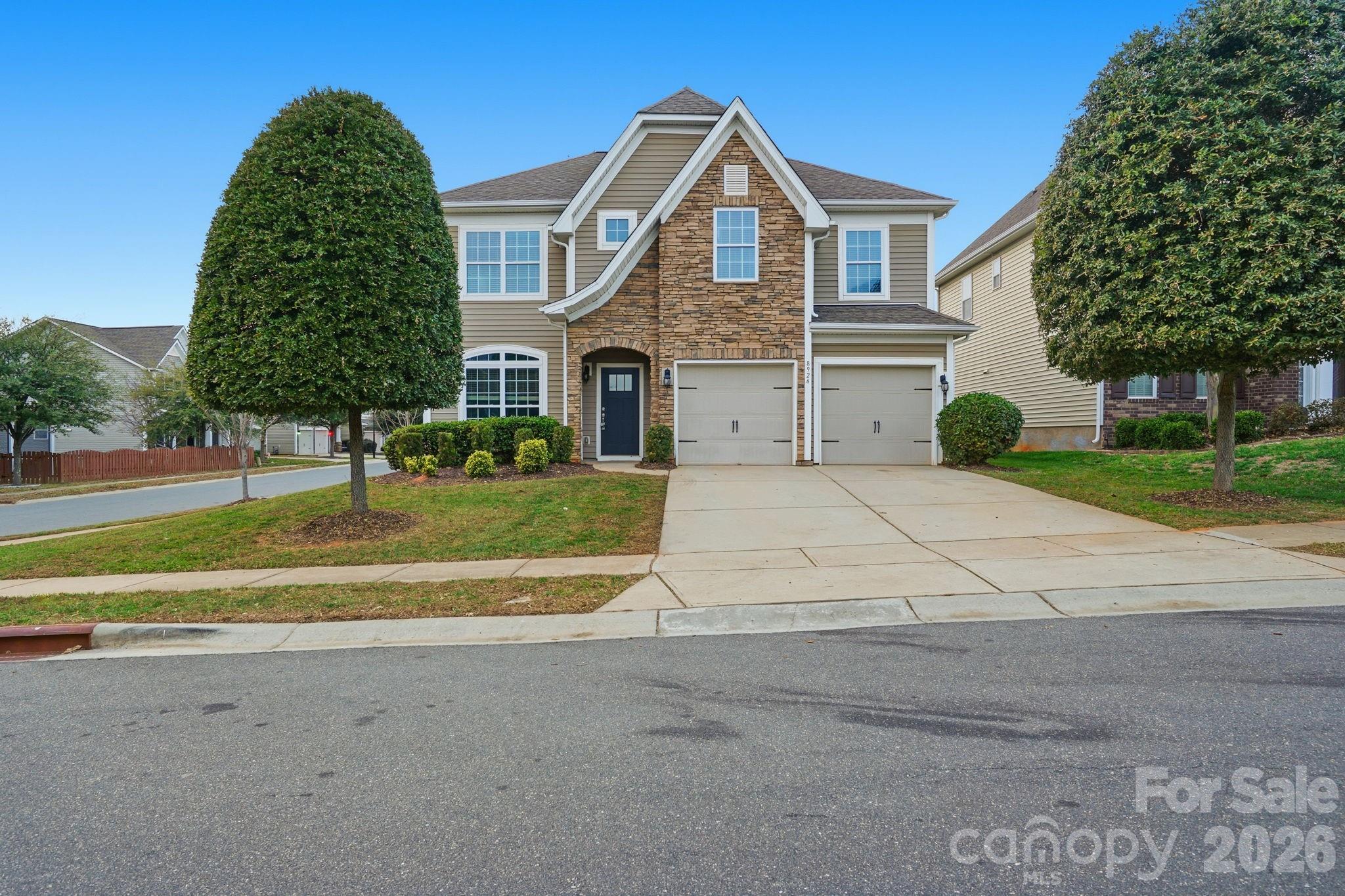 8924 Inverness Bay Road Charlotte, NC 28278 - Photo 1 of 40 Gallery Image 1
