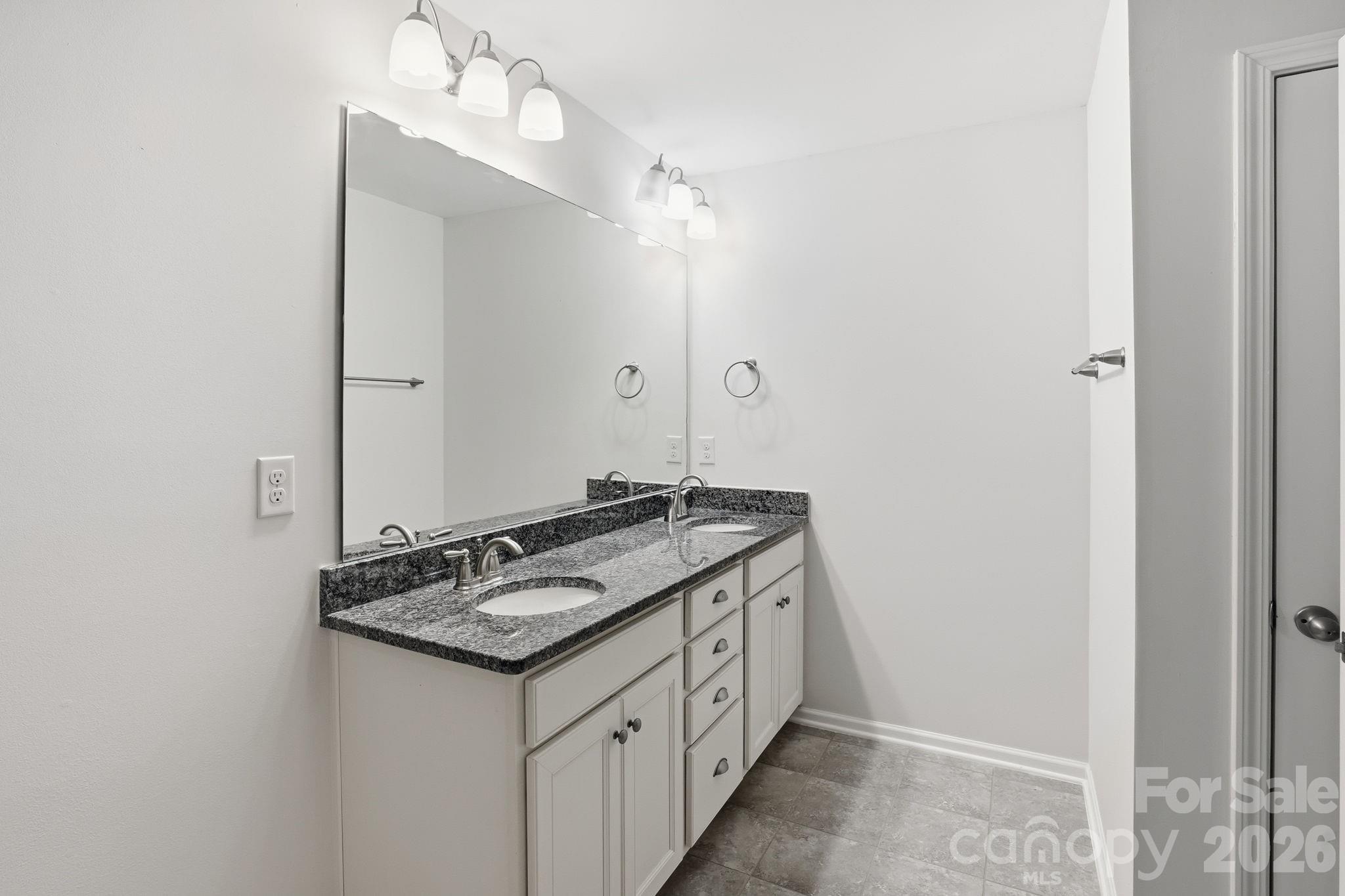 8924 Inverness Bay Road Charlotte, NC 28278 - Photo 33 of 40 Gallery Image 33