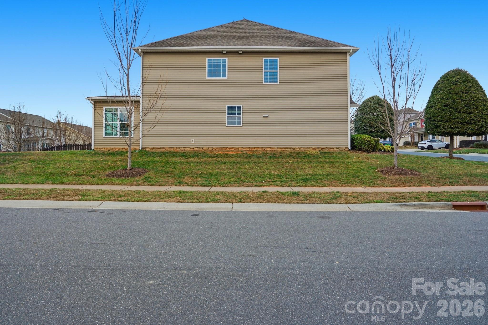 8924 Inverness Bay Road Charlotte, NC 28278 - Photo 36 of 40 Gallery Image 36