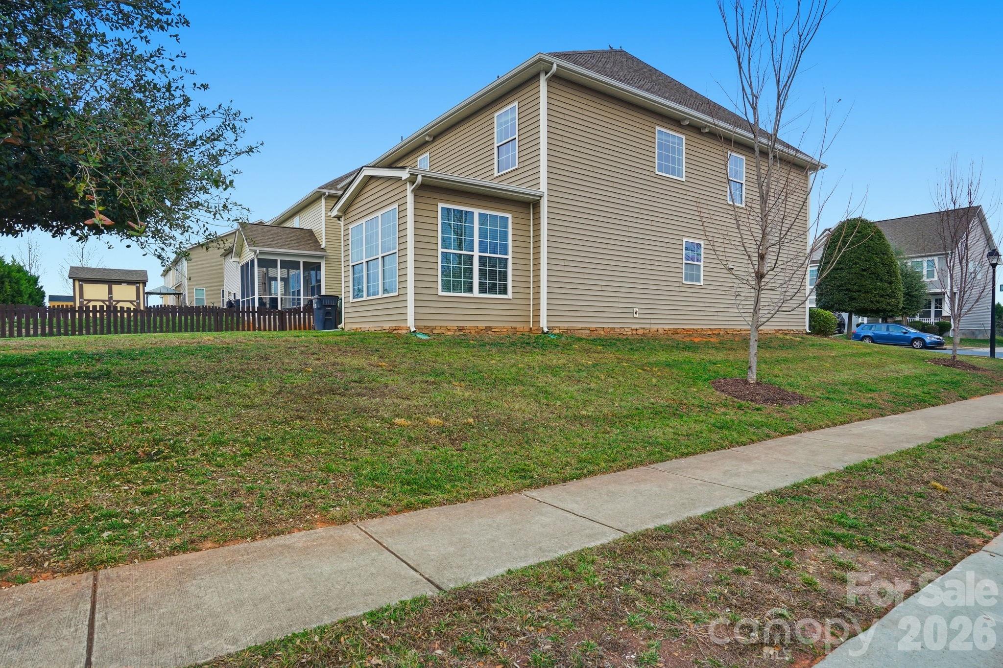 8924 Inverness Bay Road Charlotte, NC 28278 - Photo 37 of 40 Gallery Image 37