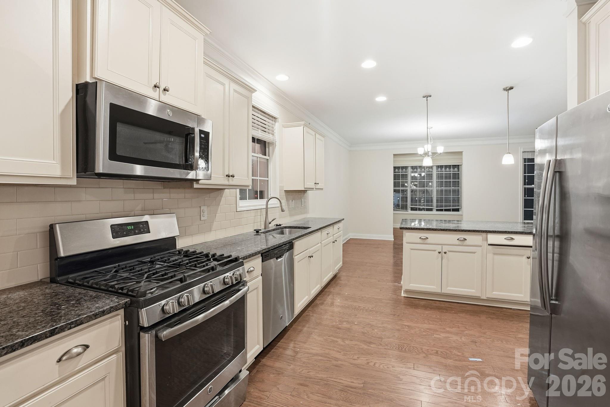 8924 Inverness Bay Road Charlotte, NC 28278 - Photo 10 of 40 Gallery Image 10