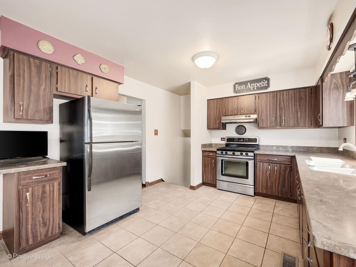 637 North Ellsworth Avenue Addison, IL 60101 - Photo 10 of 26