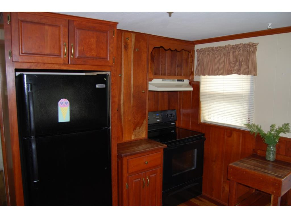 5501 Odd Fellow Road Kingsport, TN 37664 - Photo 8 of 19 Kitchen