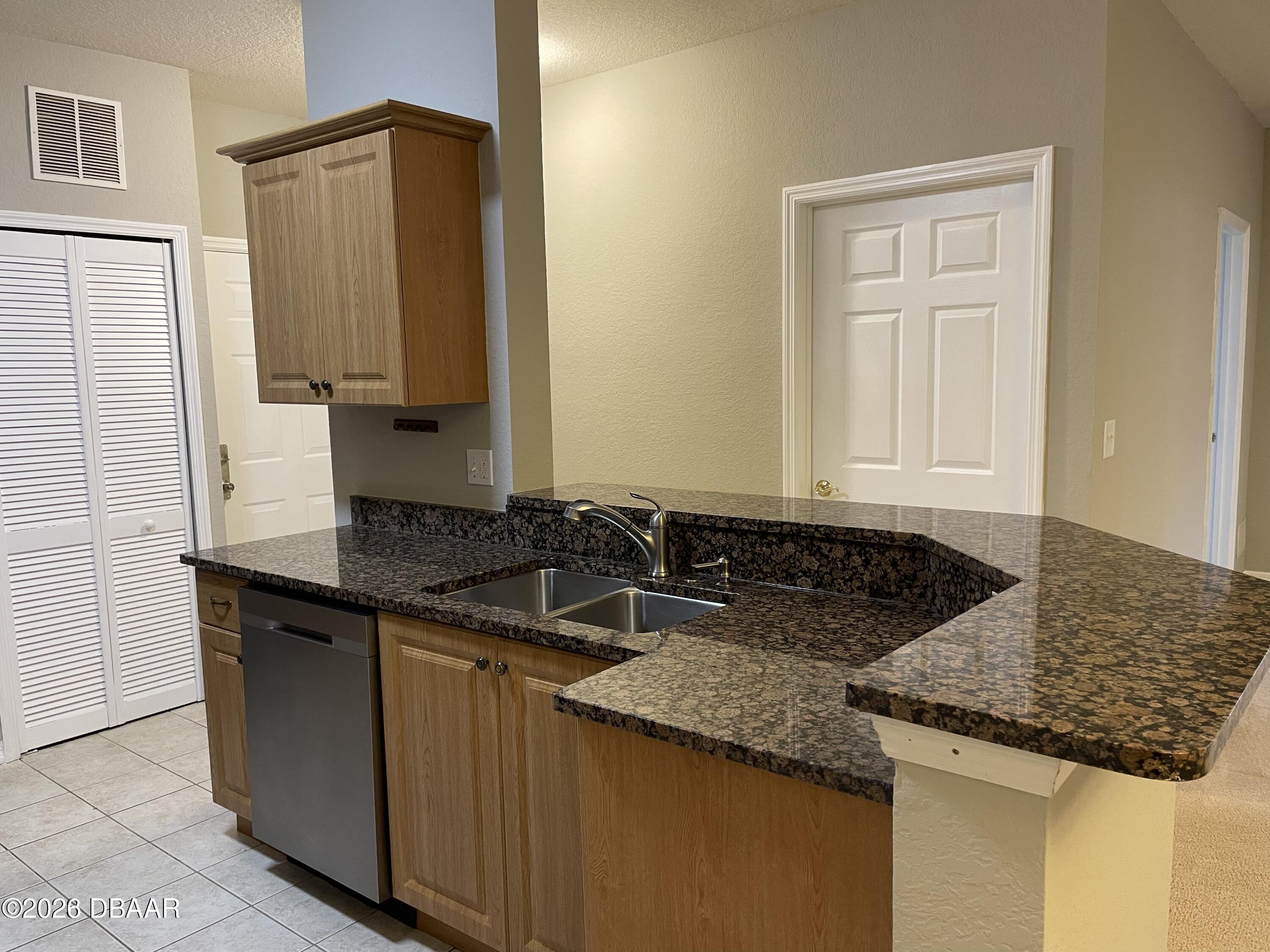 830 Airport Road, Unit 414 Port Orange, FL 32128 - Photo 9 of 30 20230802185219275419000000-o