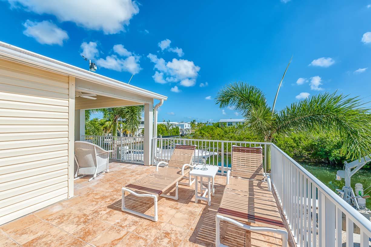 153 Indies Road Summerland Key, FL 33042 - Photo 8 of 45 Side porch