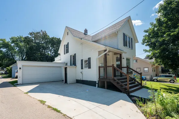 $140,000 | 419 South Saxby Avenue, Freeport, IL 61032