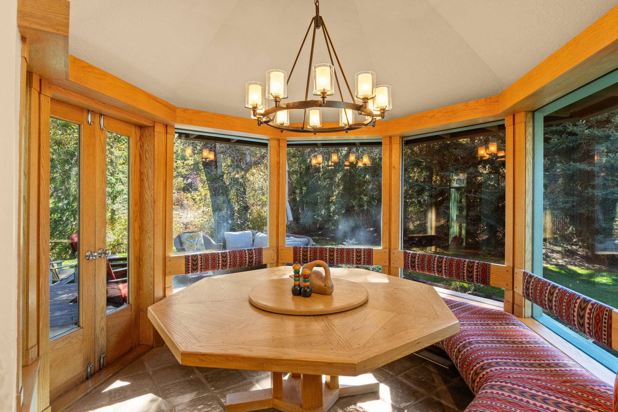 321 Georginia Road, Unit 1 Ketchum, ID 83340 - Photo 12 of 45 Built In Banquet Seating