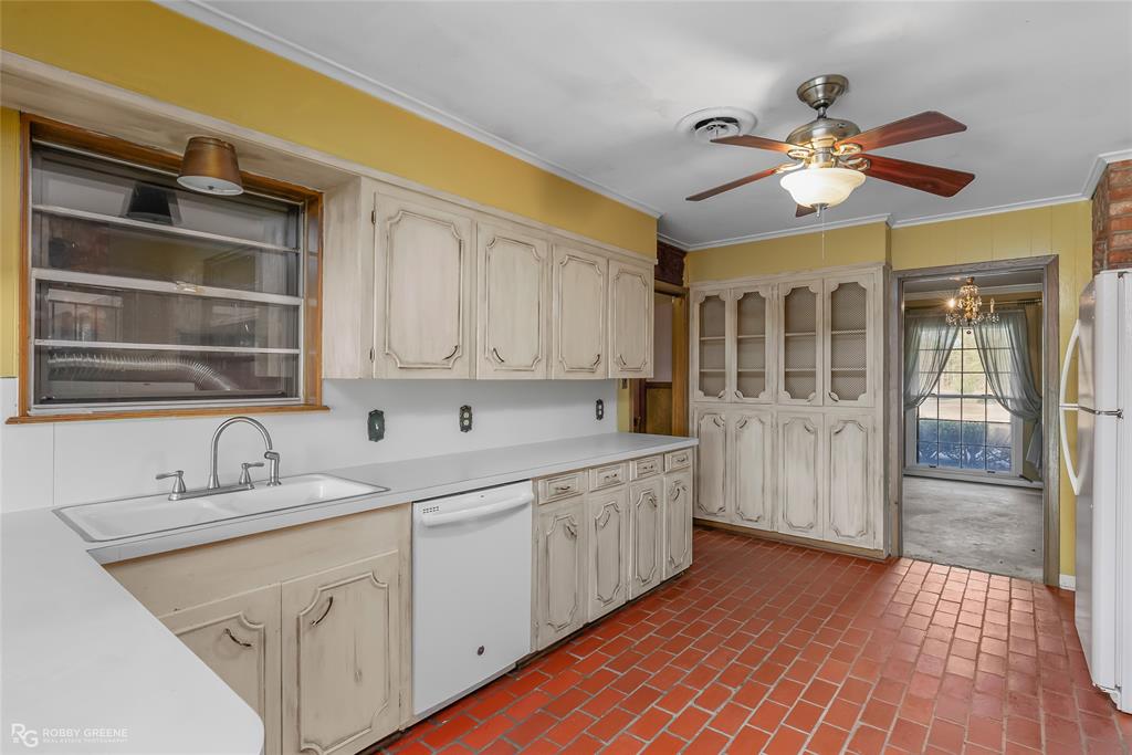 2534 Highway 146 Homer, LA 71040 - Photo 11 of 38 Custom cabinets & built-ins