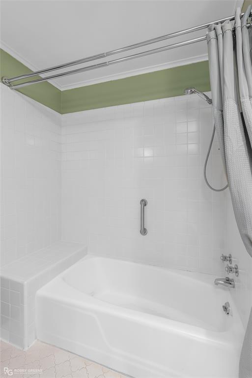 2534 Highway 146 Homer, LA 71040 - Photo 19 of 38 Primary Bathtub/shower combo