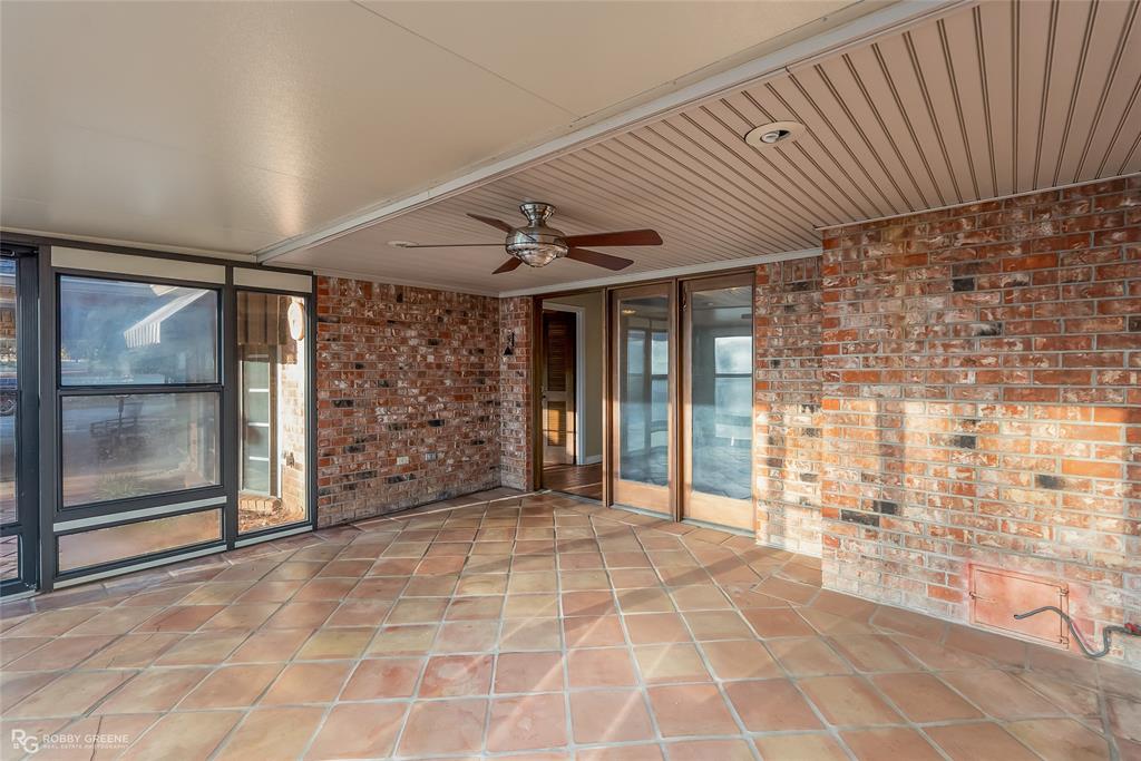 2534 Highway 146 Homer, LA 71040 - Photo 22 of 38 Enclosed sunroom
