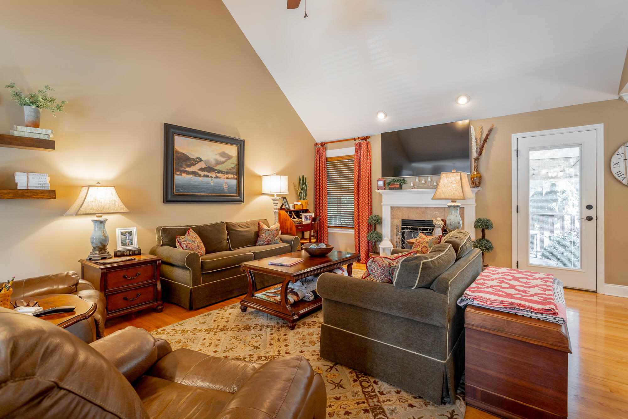 298 Live Oak Road Ringgold, GA 30736 - Photo 13 of 38 Living Room