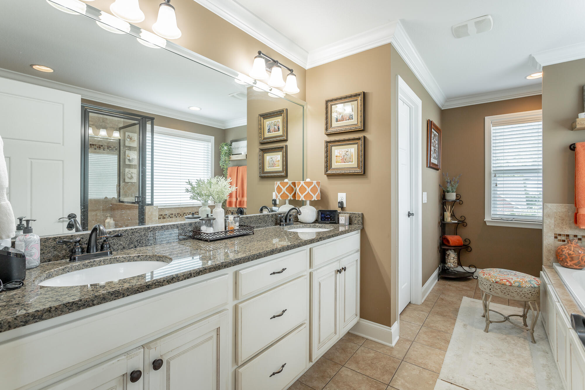 298 Live Oak Road Ringgold, GA 30736 - Photo 18 of 38 Primary Bathroom